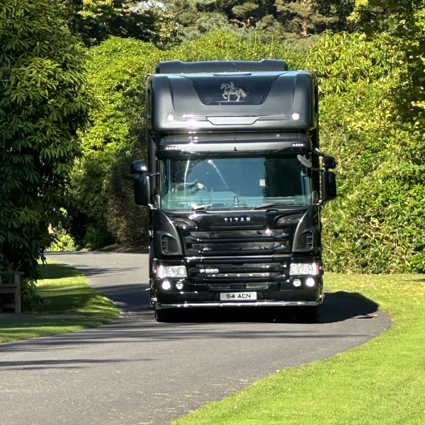 Titan Horse Lorry